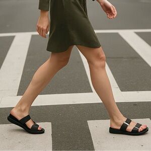 Cole Haan Marisol Footbed Sandals Women’s Size 7B Black Leather Gold Buckle NWT